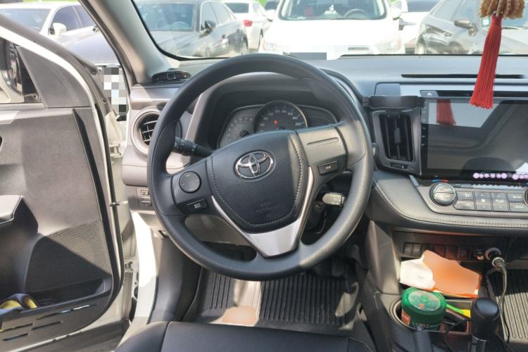 Used Toyota RAV4 2019 2.0L CVT Two-Wheel Drive Pioneer Edition China VI Standard