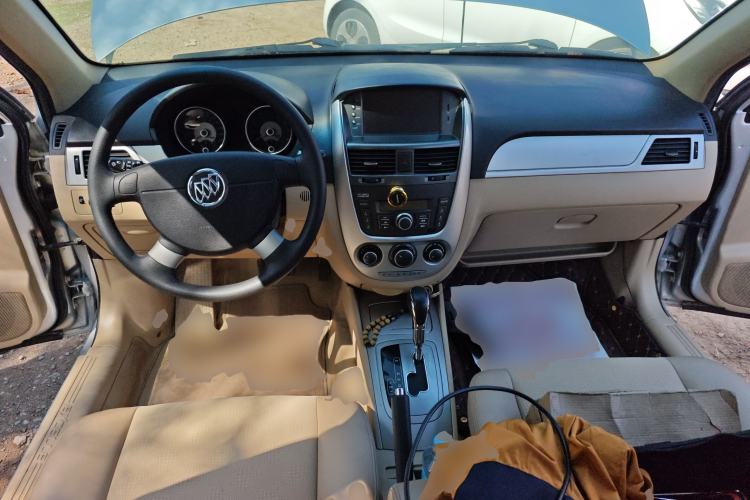 Used Buick Excelle 2013 1.5L Automatic Classic Model Center Console