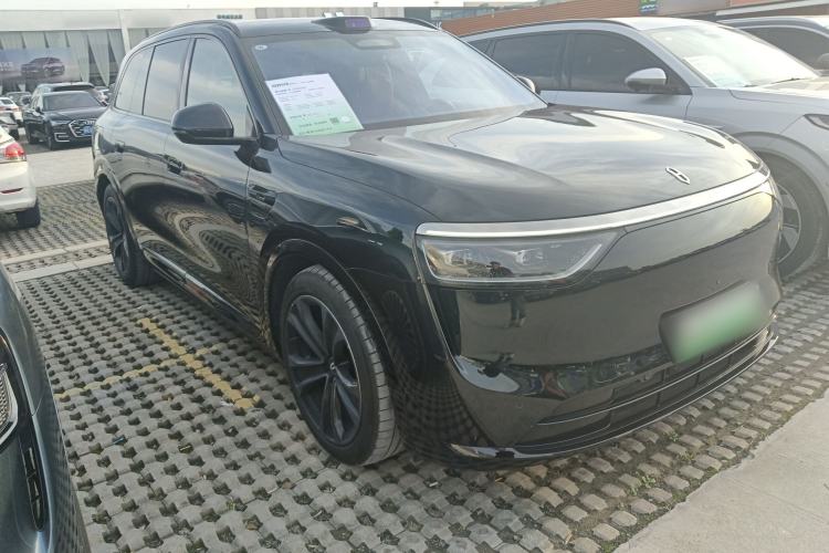 Used Hima AITO M8 2025 Extended-Range Ultra Version 53.4 kWh 5-Seater Edition Front Right 45 Deg