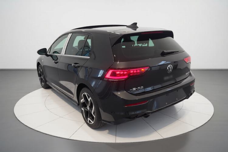 Used Volkswagen Golf 2025 Facelifted II 300TSI R-Line Exterior 2