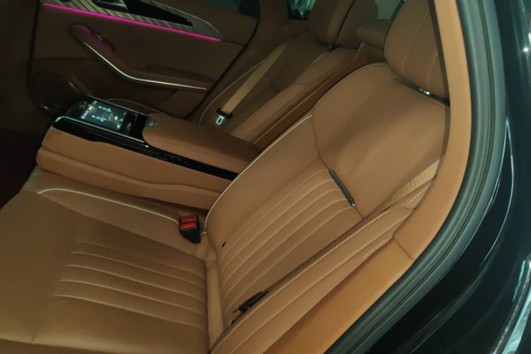 Used Hongqi H9 2022 2.0T Smart Connect Flagship Edition Left Rear Seat