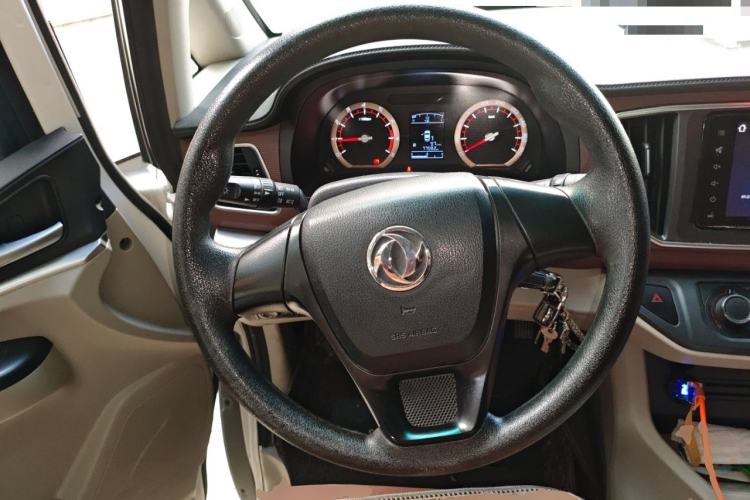 Used FORTHING Lingzhi 2018 M5L 1.6L 7-Seater Luxury Model