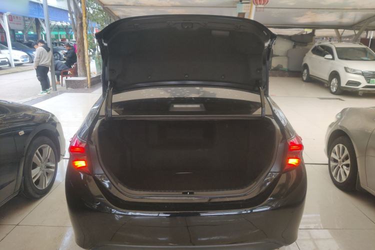 Used Toyota Levin 2017 Revised Dual-Engine 1.8H GS E-CVT Elite Sunroof Version China V Standard