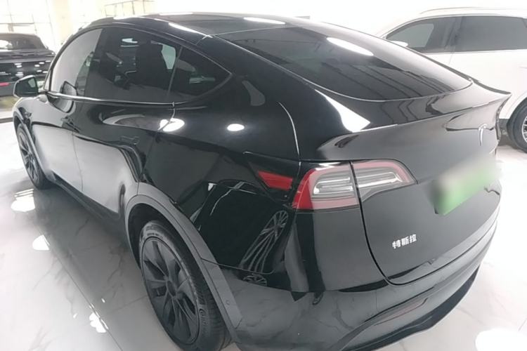 Used Tesla Model Y 2023 Long-Range All-Wheel-Drive Version
