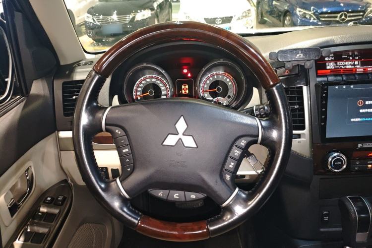 Used Mitsubishi Pajero 2018 V97 3.8L 5-Door GLS Sunroof – Middle East