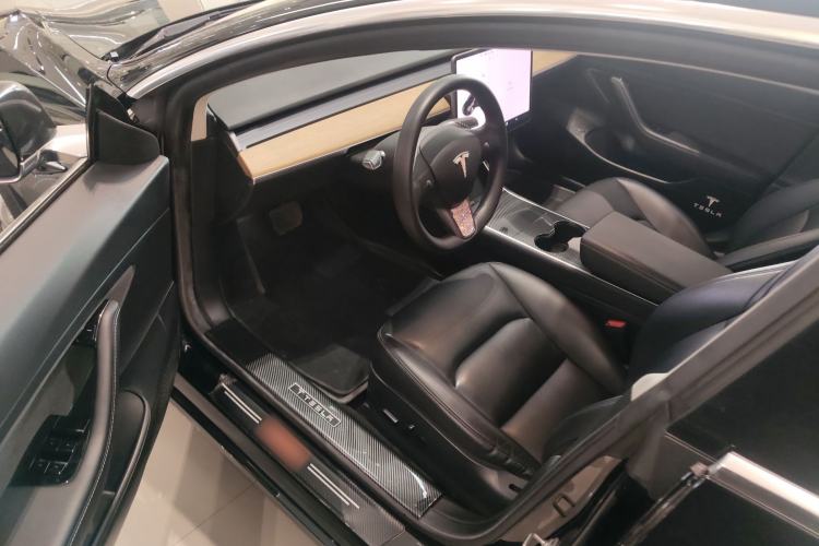 Used Tesla Model 3 2020 Long-Range Rear-Wheel-Drive Version
