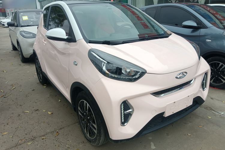 Used Chery QQ Little Ant 2022 Restyled Version Sweet Pink Edition Half-Sugar Version 28.8 kWh 30 kW 301 km Front Right 45 Deg