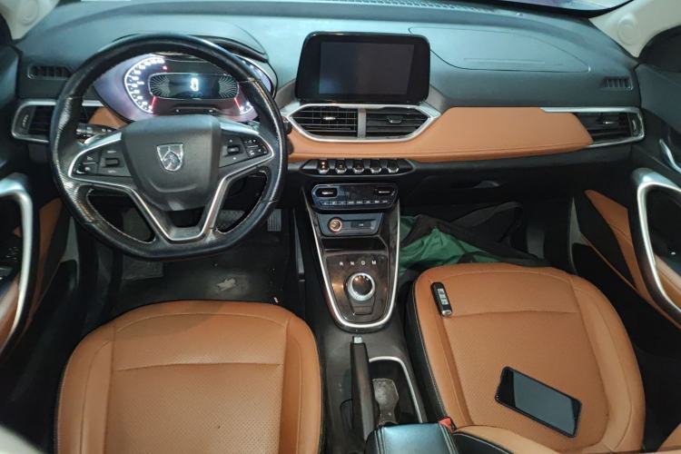 Used Baojun 510 2017 1.5L Automatic Luxury Model Center Console