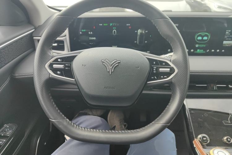 Used NETA U 2022 Zhi 400 Lithium-Nickel-Manganese-Cobalt Energy System Steering Wheel