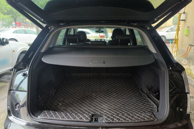 Used Audi Q5L 2022 40T Luxury Dynamic Model Trunk