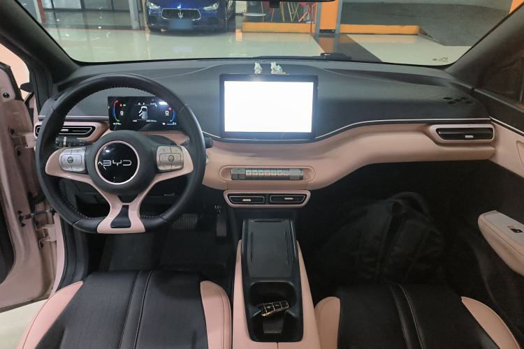 Used BYD Seagull 2024 Honor Edition 305km Freedom Version Center Console