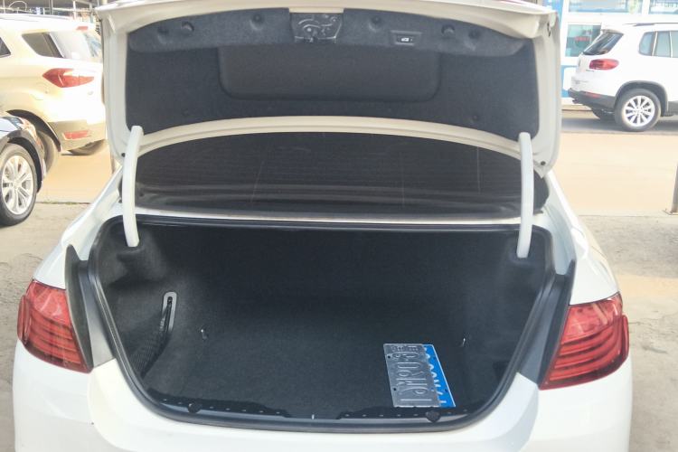 Used BMW 5 Series 2014 525Li Luxury Design Package