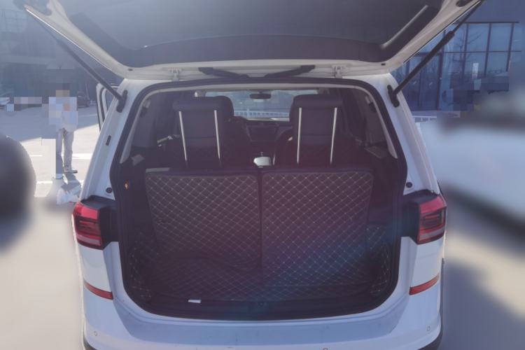 Used Volkswagen Touran 2021 Tiguan L 280TSI DSG Boundary Edition 6-Seater Trunk