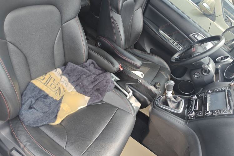 Used Haval H6 2015 Upgraded Model 1.5T Manual Two-Wheel Drive Elite Version