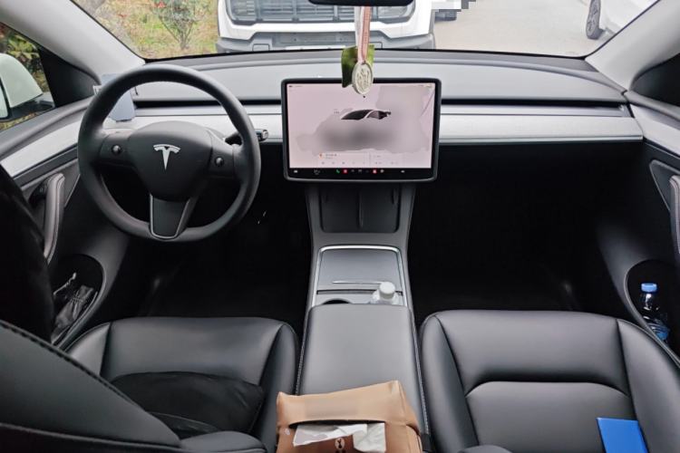 Used Tesla Model Y 2023 Rear-Wheel-Drive Version
