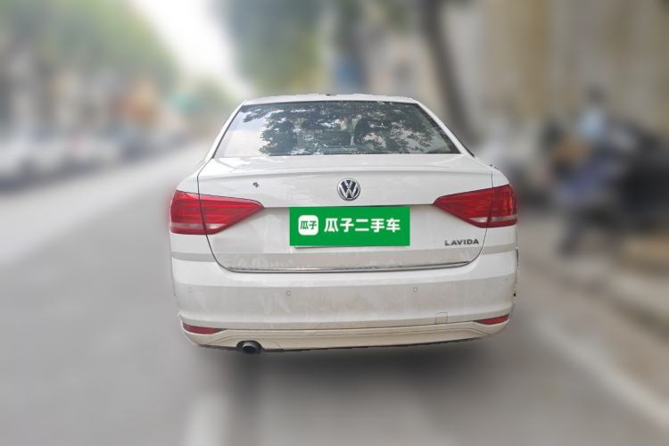 Used Volkswagen Lavida 2017 1.6L Automatic Comfort Edition
