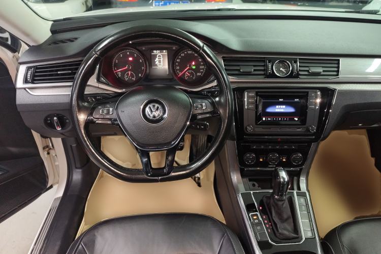 Used Volkswagen Passat 2016 330TSI DSG Luxury Edition