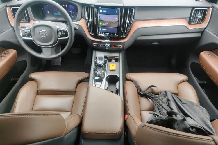 Used Volvo XC60 2025 B5 Four-Wheel Drive Smart & Advanced Luxury Edition Center Console