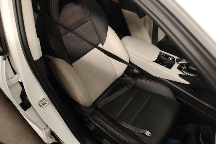 Used Lynk & Co 06 EM-P 2020 PHEV Plus Right Front Seat