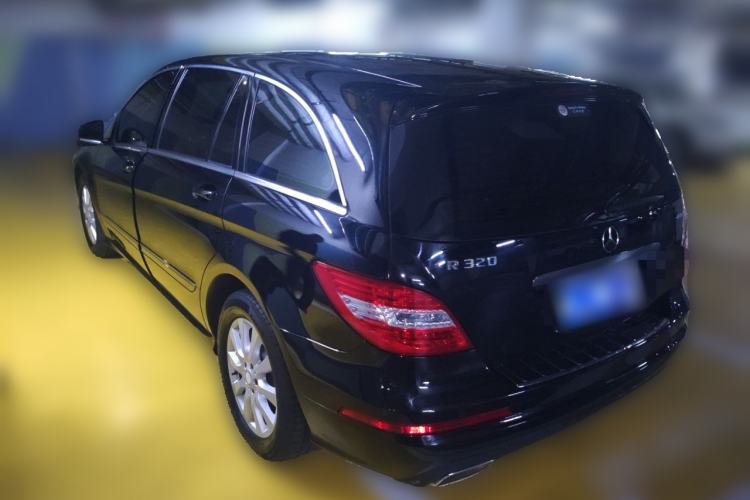 Used Mercedes-Benz R-Class 2015 R 320 4MATIC Luxury Model Rear Left 45 Deg