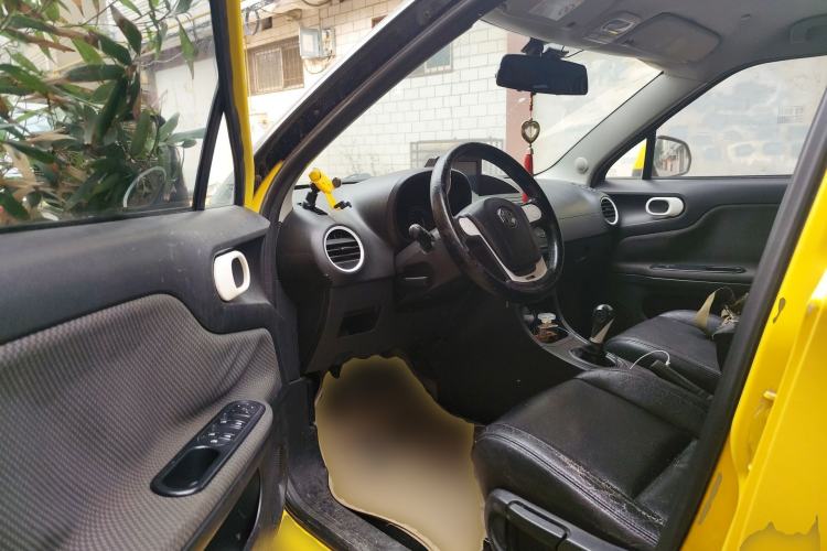 Used MG 3 2013 1.5L Manual Value Edition Driver Seat