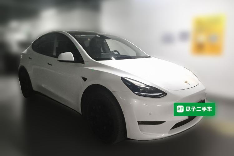 Used Tesla Model Y 2022 Long-Range All-Wheel-Drive Version Front Right 45 Deg