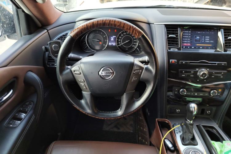 Used Nissan Patrol 2018 4.0L LinkedIn Edition Steering Wheel