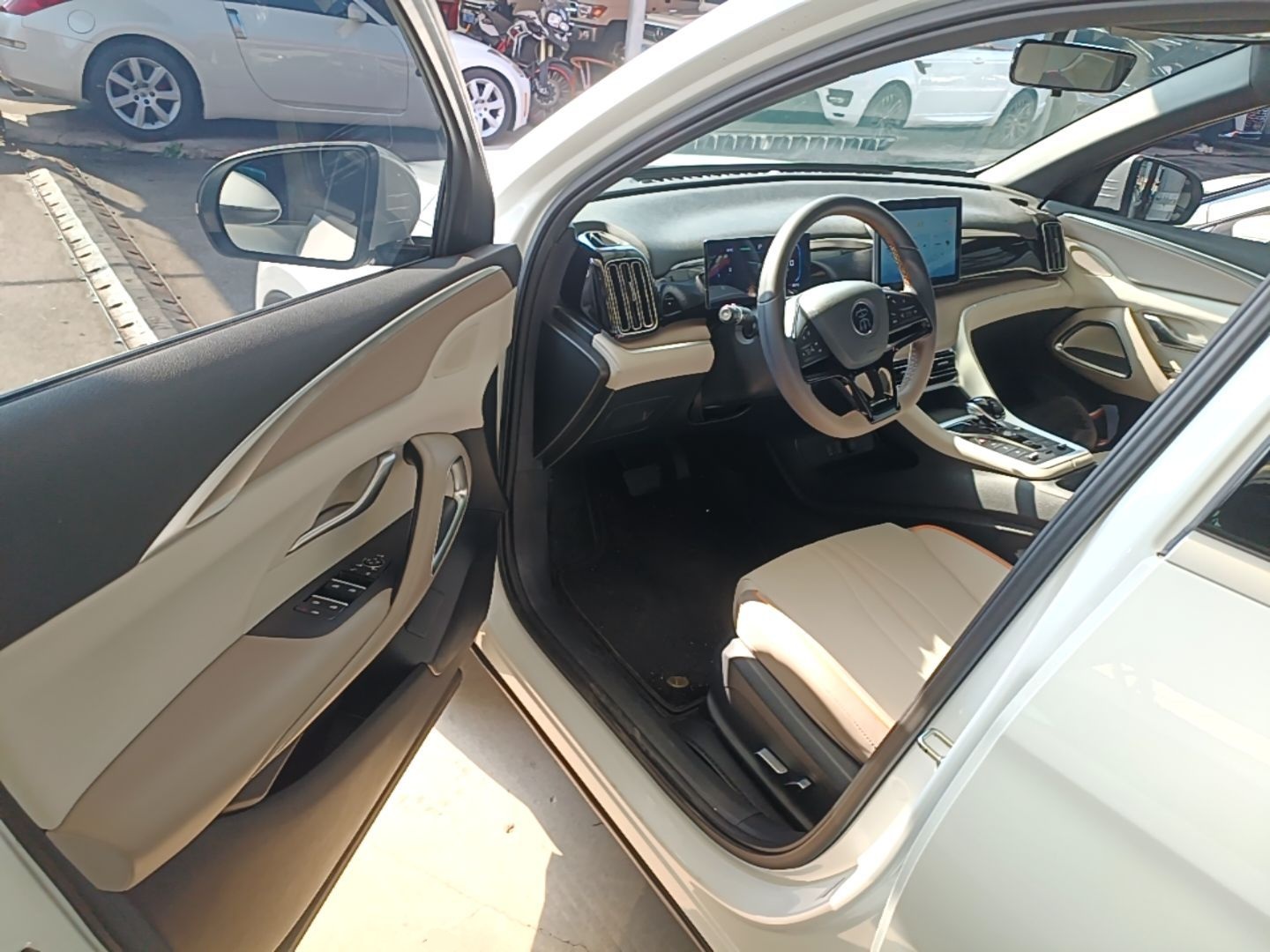 BYD Song Pro New Energy 2023 Champion Edition DM-i 71KM Leading Model — снимка 18