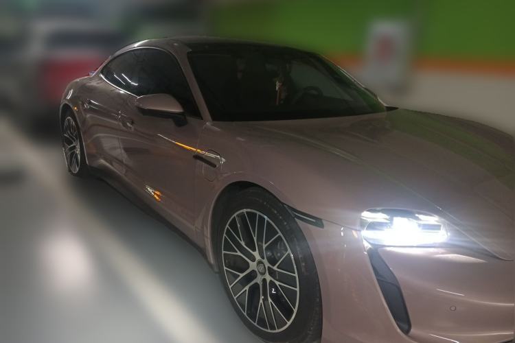 Used Porsche Taycan 2022-Year Updated Taycan