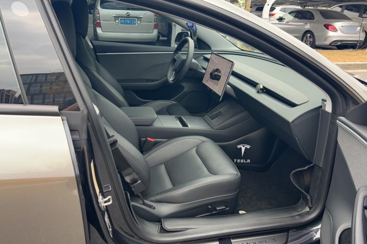 Used Tesla Model 3 2023 Rear-Wheel-Drive Version
