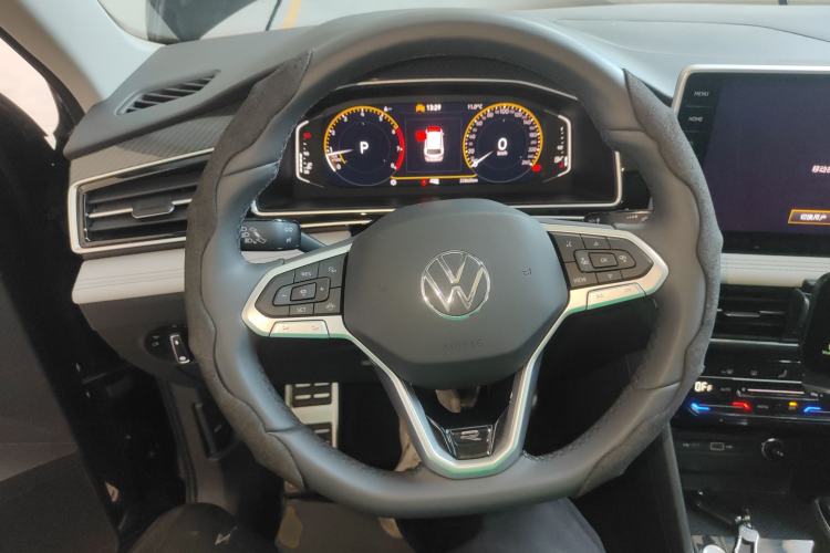 Used Volkswagen Tiguan L 2024 Outstanding Model 330TSI Automatic Two-Wheel Drive R-Line Dragon Glory Edition