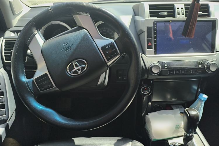 Used Toyota Prado 2016 2.7L Automatic Standard Edition Center Console