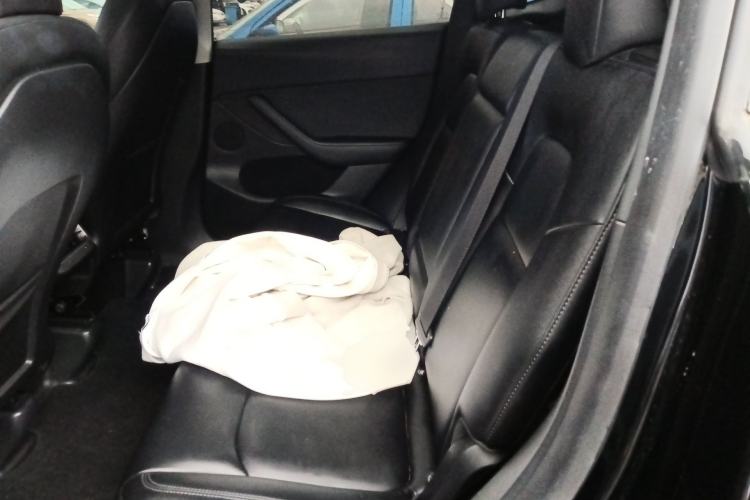 Used Tesla Model Y 2022 Long-Range All-Wheel-Drive Version
