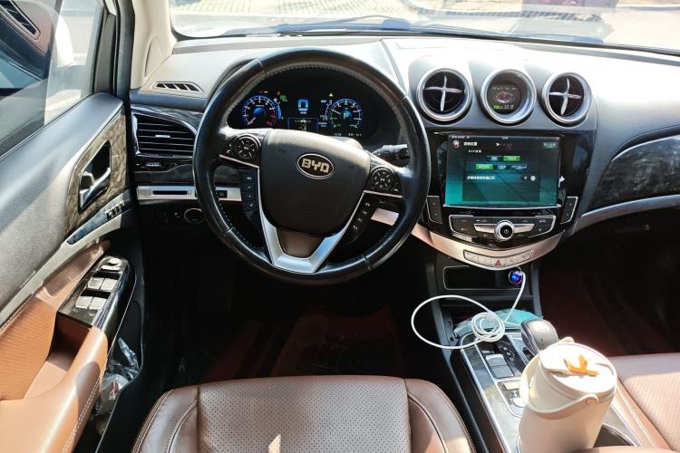 Used BYD Tang New Energy 2015 2.0T Four-Wheel-Drive Flagship Model