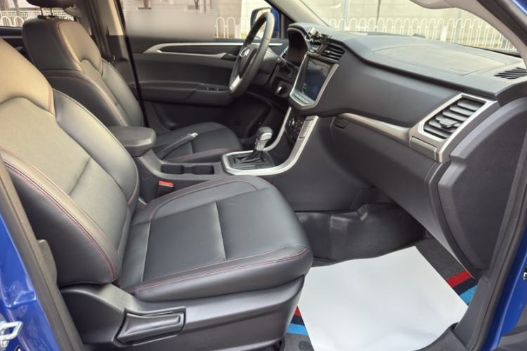 Used SAIC MAXUS T60 2017 2.0T Gasoline Automatic Two-Wheel Drive High-Ride Elite Standard Cabin