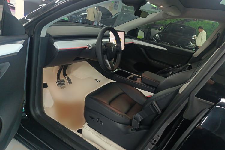 Used Tesla Model Y 2024 Rear-Wheel-Drive Version Left Front Seat