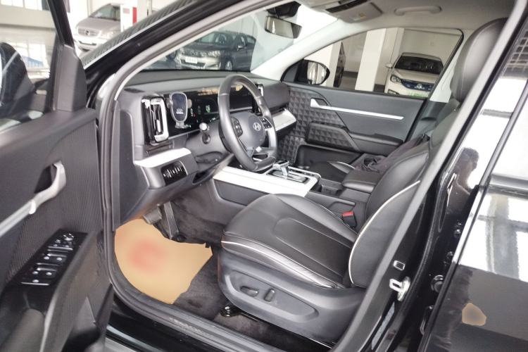 Used Hyundai ix35 2023 Musso 2.0L Prestige LUX Edition Driver Seat