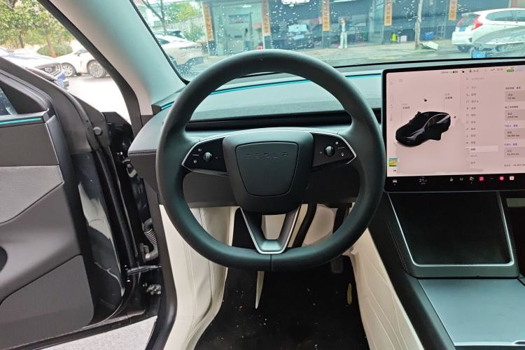 Used Tesla Model Y 2025 Rear-Wheel-Drive Version
