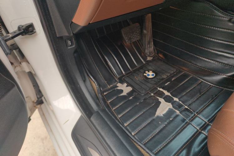 Used BMW 5 Series 2014 520Li Elegant Model
