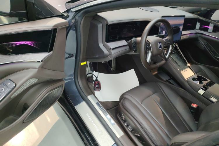 Used Denza Z9 2024 1100 km Four-Wheel Drive Max Version