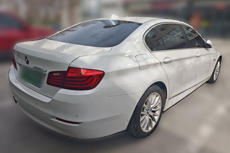 Used BMW 5 Series 2014 525Li Leading Model Rear Right 45 Deg