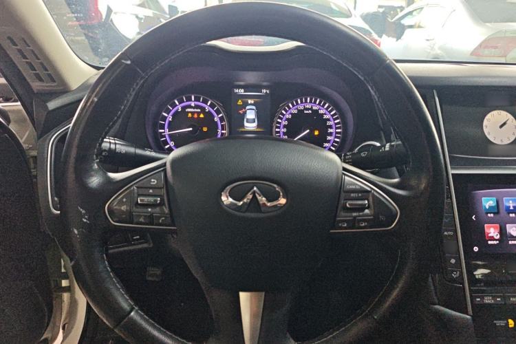 Used Infiniti Q50L 2015 2.0T Comfort Edition
