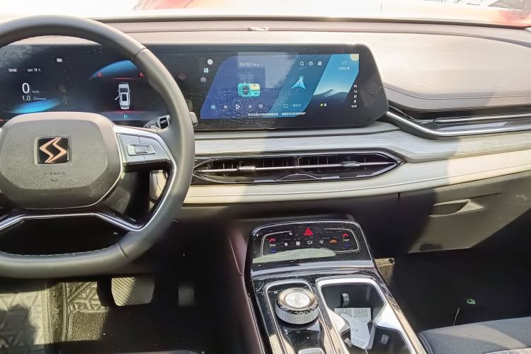 Used SOL QX 2021 300T DCT Prestige Smart Connectivity Version
