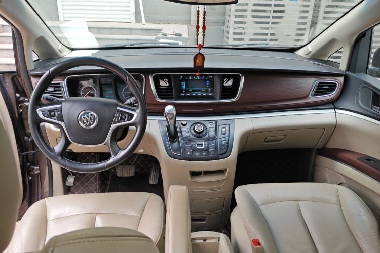 Used Buick GL8 2017 25S Luxury Version China V Standard Center Console