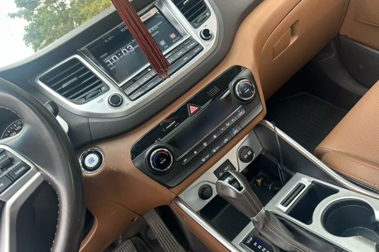 Used Hyundai Tucson 2015 1.6T Dual-Clutch Two-Wheel-Drive Leading Model