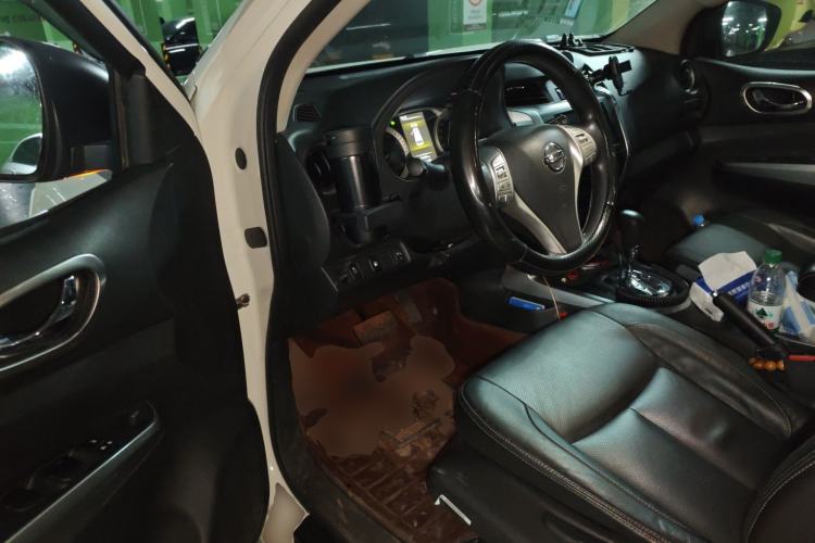 Used Nissan Terra 2018 2.5L Automatic 4x4 Luxury Edition Driver Seat