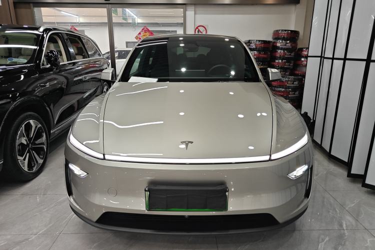 Used Tesla Model Y L 2025 Model Long-Range All-Wheel-Drive Version
