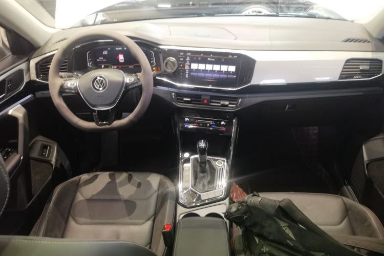 Used Volkswagen Tayron 2022 330TSI Two-Wheel Drive Luxury Smart Connectivity Version Center Console