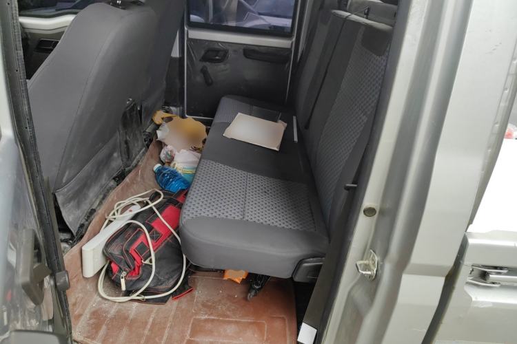 Used Wuling Rongguang Small Truck 2024 1.5L Double-Cab Extra-Long LAR Left Rear Seat