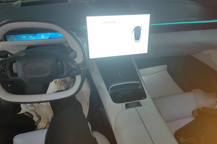 Used Lynk & Co Z10 2025 95 kWh 702 km All-Wheel-Drive Halo